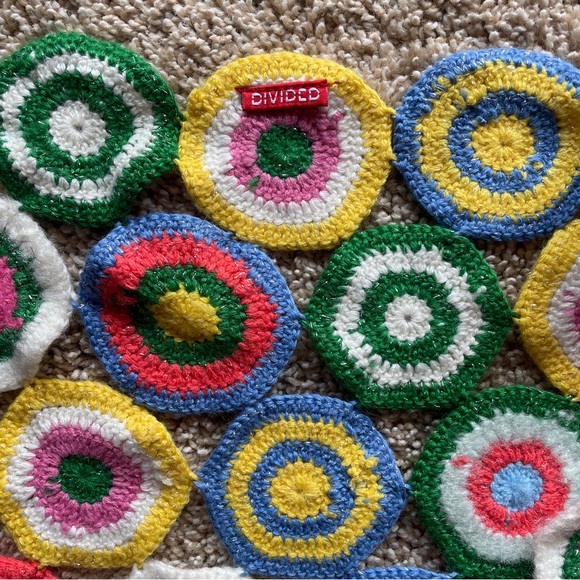 Colorful Crochet Circle Pattern Scarf - Picture 4 of 4